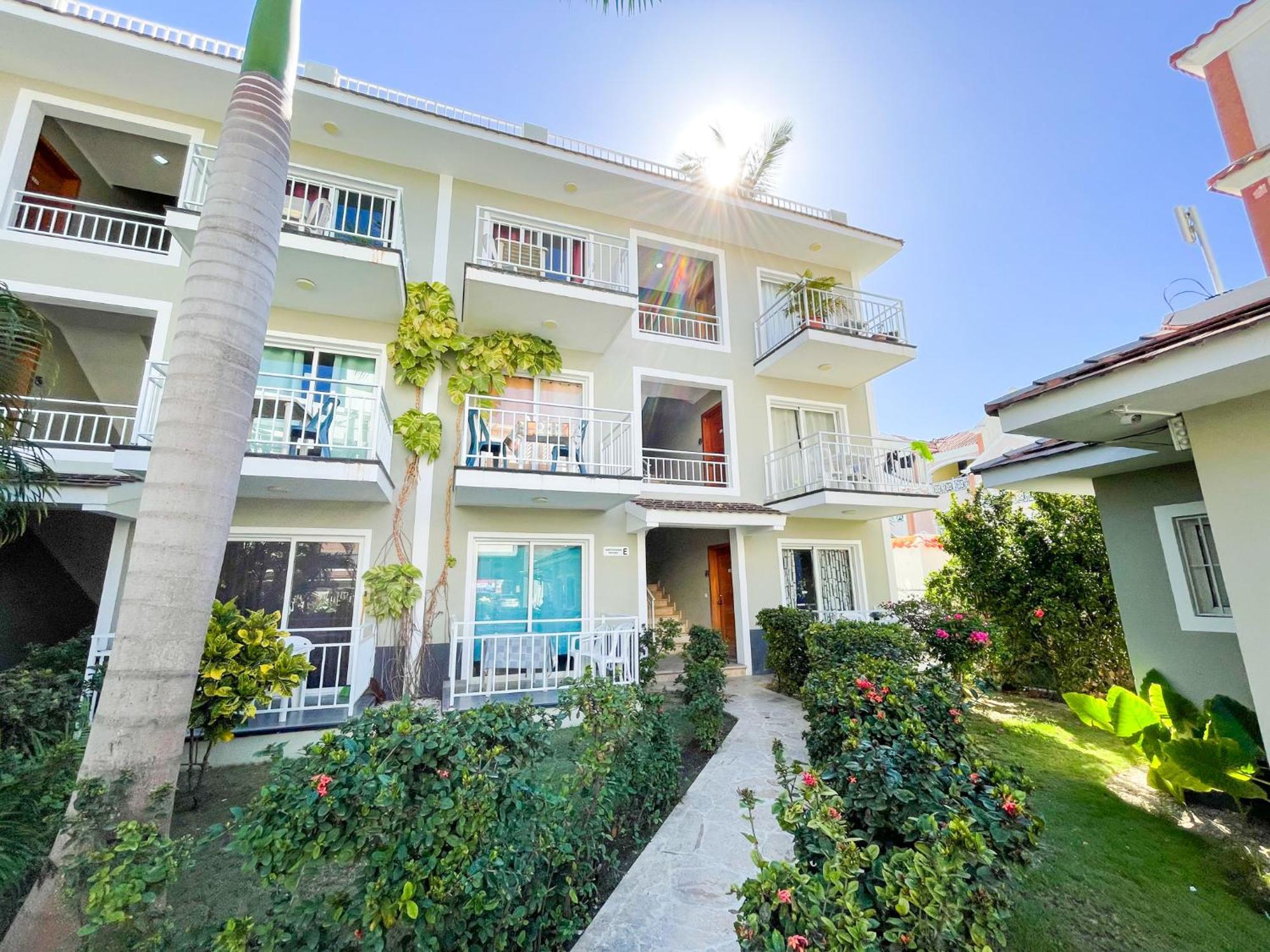 Tropical Adventures Sol Caribe Studios Suites Bavaro Beach & Pool Punta Cana Exterior photo